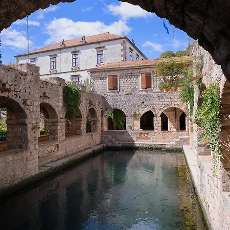 Nine Olives Hvar *