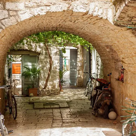 Nine Olives Hvar *