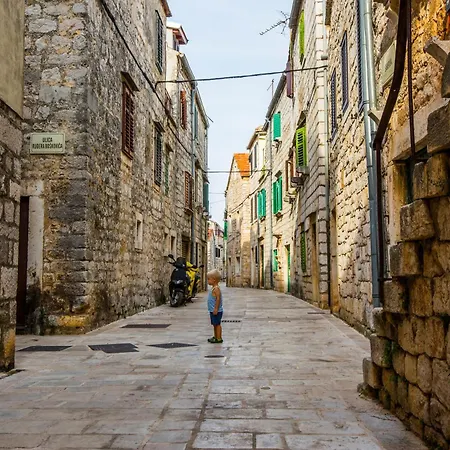 Nine Olives Hvar