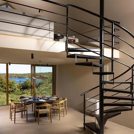 Nine Olives Hvar スタリー・グラード