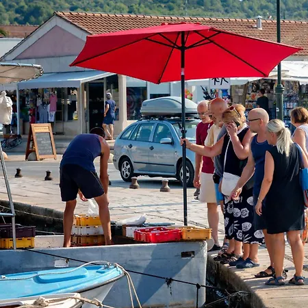 ヴィラ Nine Olives Hvar *