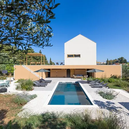 Nine Olives Hvar * スタリー・グラード