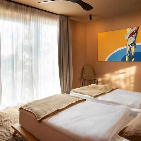 Nine Olives Hvar スタリー・グラード