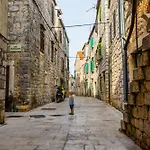Nine Olives Hvar